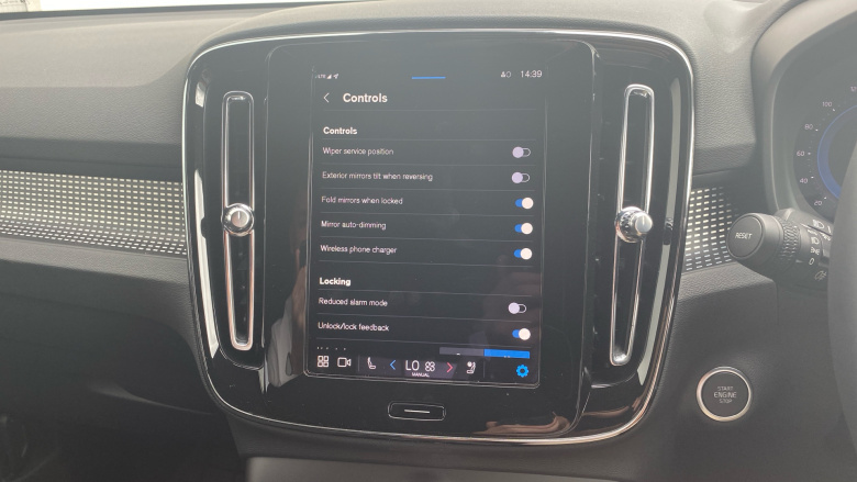 Volvo XC40 2.0 B3P Plus Dark 5dr Auto Petrol Estate